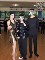 我叫王庆琳，舞蹈生。本人投稿每天自慰，和很多男人做过，想被评价羞辱可约1