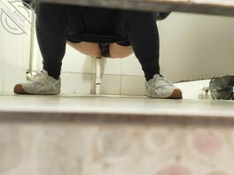 原创厕拍 尿的好快的小阿姨2