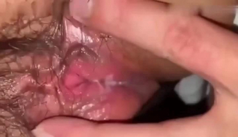 自拍玩弄骚穴