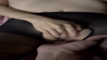 有人喜欢看我家母狗打飞机的吗