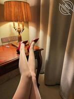 在酒店的母狗，穿着高跟鞋想被大鸡吧哥哥内射2