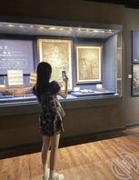 认识的有吗，刚毕业的母狗大学生，在张家口上的大学，有一系列的调教图片。0