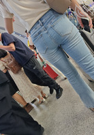 街拍紧身牛仔裤美女背影0