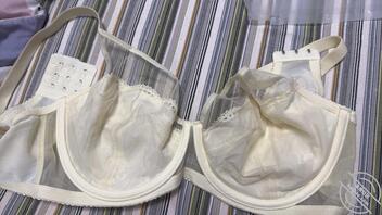 新人报道，附上老婆的美乳，内衣照片，后续看情况露出