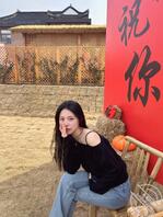 朋友的女朋友整天自拍勾引我，怎么办