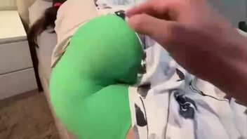 蜜桃臀儿媳，惨遭巨根公公玷污，精液射的好多啊